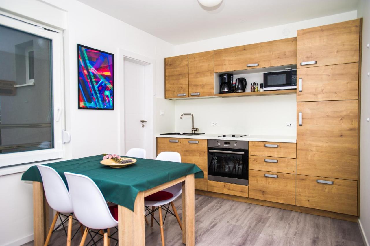 Apartments Jedro Petrčane Zewnętrze zdjęcie
