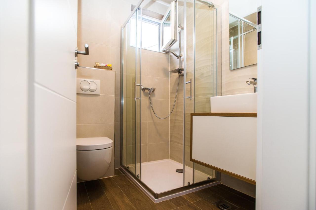 Apartments Jedro Petrčane Zewnętrze zdjęcie